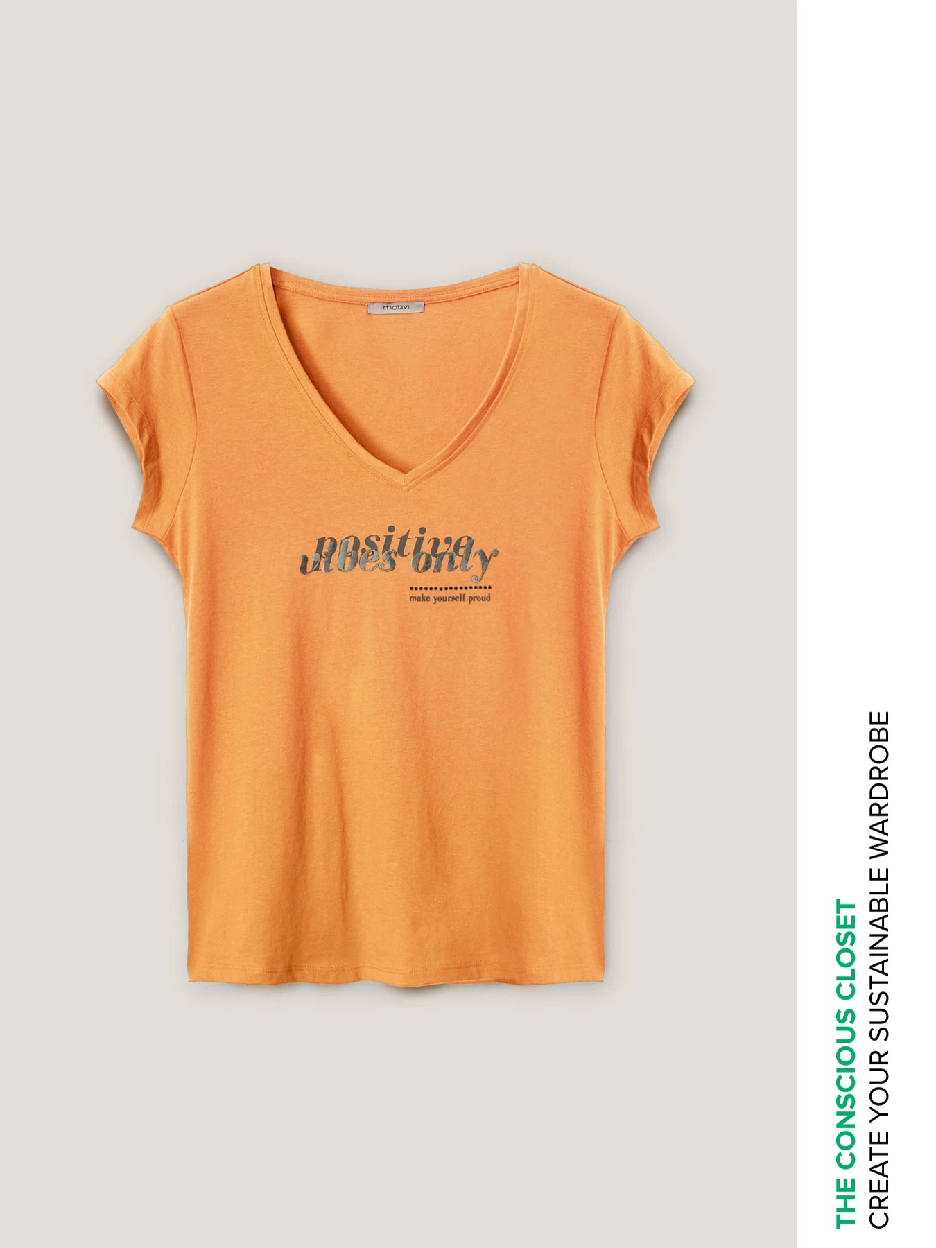 T-shirt Scollo A V Con Scritta - immagine 4