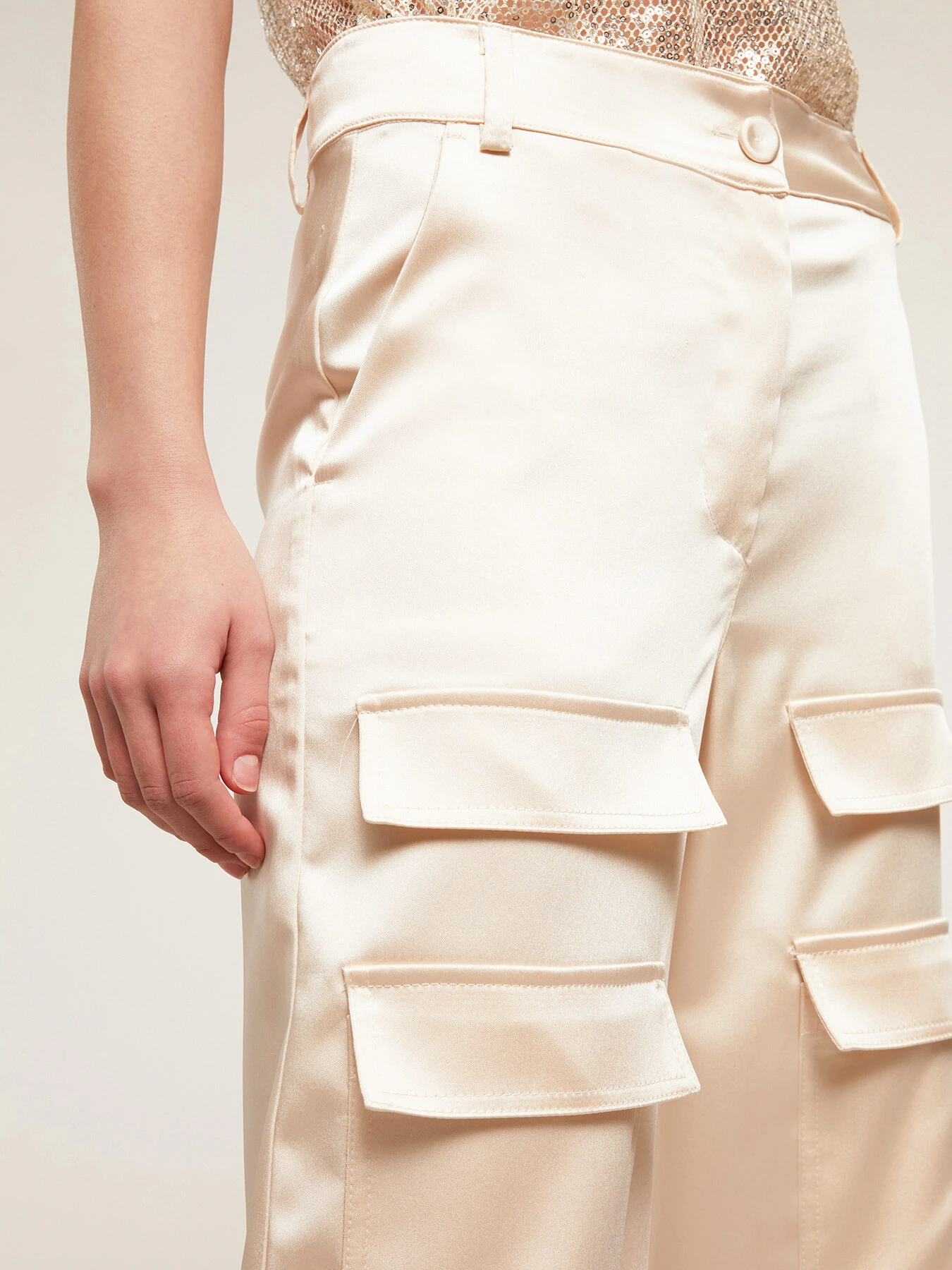 Pantaloni Cargo In Raso - immagine 3